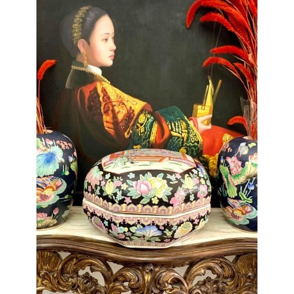 Lidded Large Container Bowl Vintage Oriental Style with Classic & Floral Design